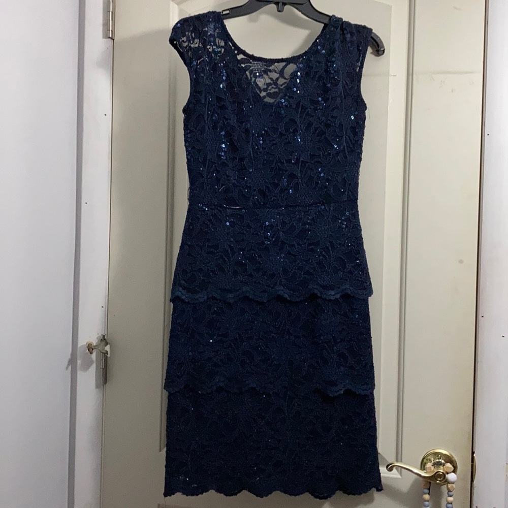 Marina size 0 Navy blue sequin evening dress